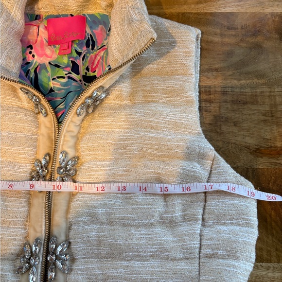 Lilly Pulitzer Cream Puffer Vest with Silver Accents - Picture 3 of 6